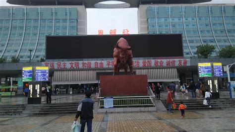 昆明火车站到滇池(昆明火车站到滇池怎么坐车)缩略图