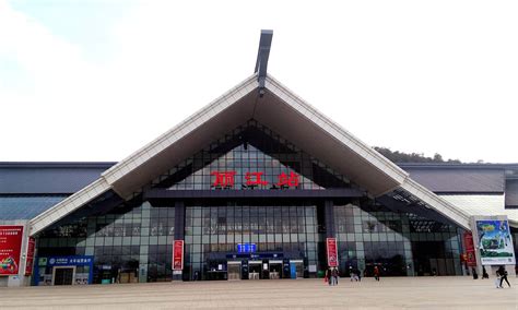 丽江古城到丽江火车站(丽江古城到丽江火车站多远)缩略图