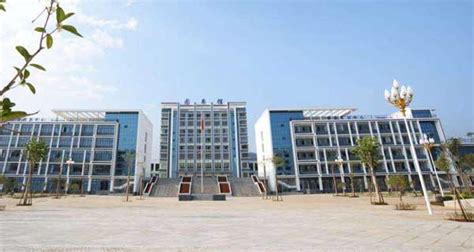 红河职业技术学院(红河职业技术学院地址在哪里)缩略图