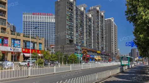 昆明滇池附近楼盘(昆明滇池附近楼盘价格是多少)缩略图