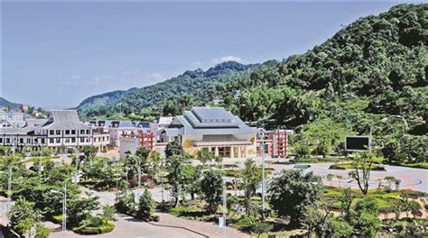 宁洱哈尼族彝族自治县(宁洱哈尼族彝族自治县普洱中学)缩略图