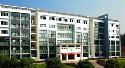 井冈山大学在哪(井冈山大学在哪个省哪个市)缩略图