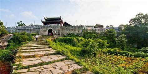 青岩古镇在哪里(青岩古镇在哪里在贵阳哪个区)缩略图