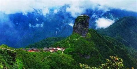 梵净山在贵州哪里(梵净山在贵州哪里个省哪个市)缩略图