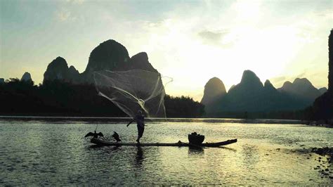 竹筏游漓江(竹筏游漓江的心情说说)缩略图