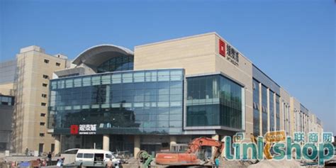 绍兴银泰城(绍兴银泰城封闭了吗)缩略图