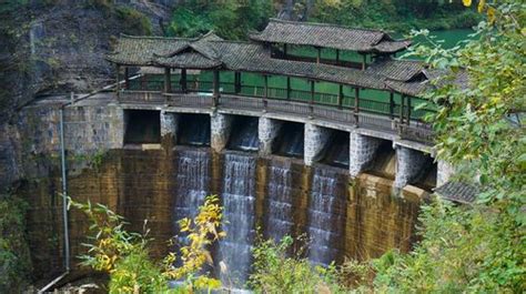 凤凰苗寨(凤凰苗寨旅游攻略)缩略图